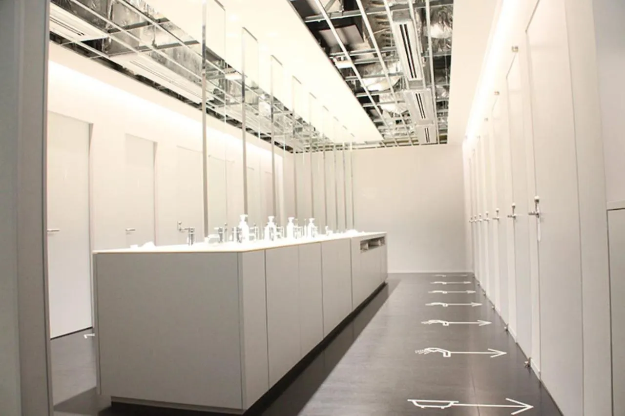Capsule hotel Rembrandt Cabin Shinjuku Shin-Okubo Tokyo