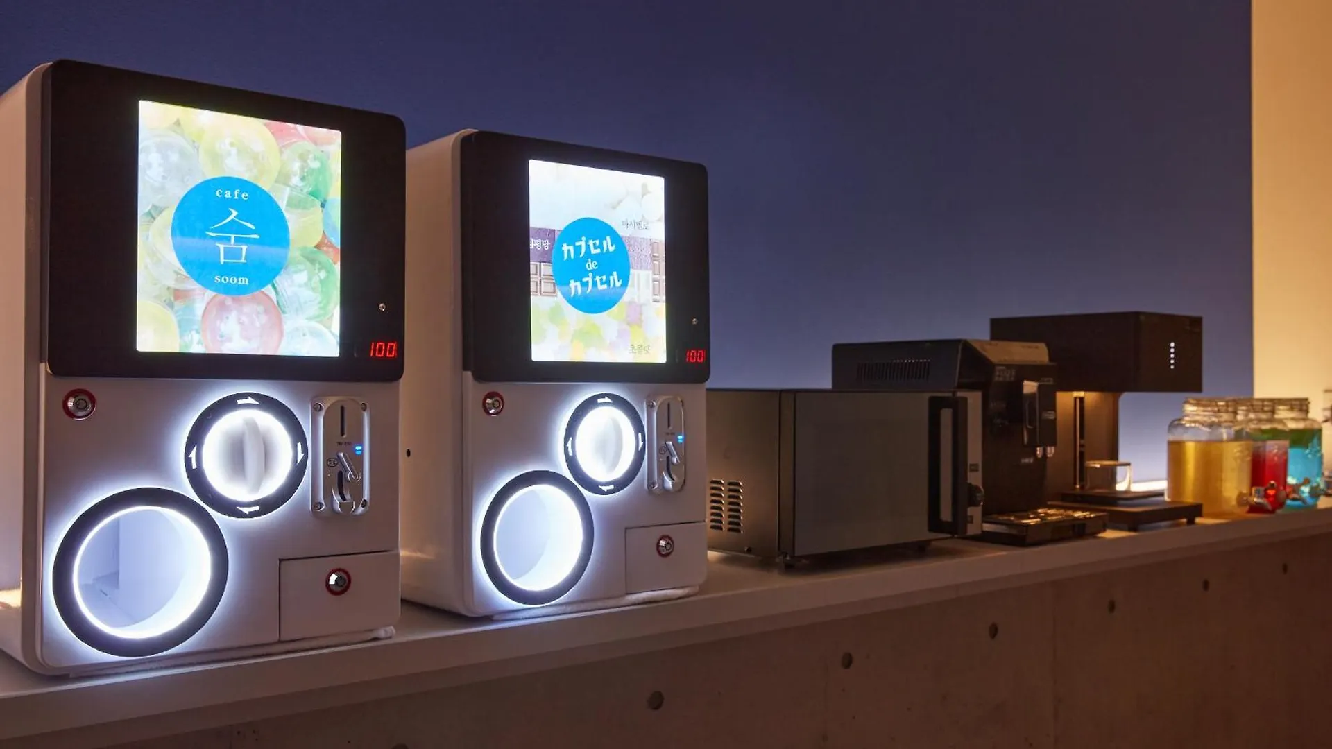 Capsule hotel Rembrandt Cabin Shinjuku Shin-Okubo Tokyo