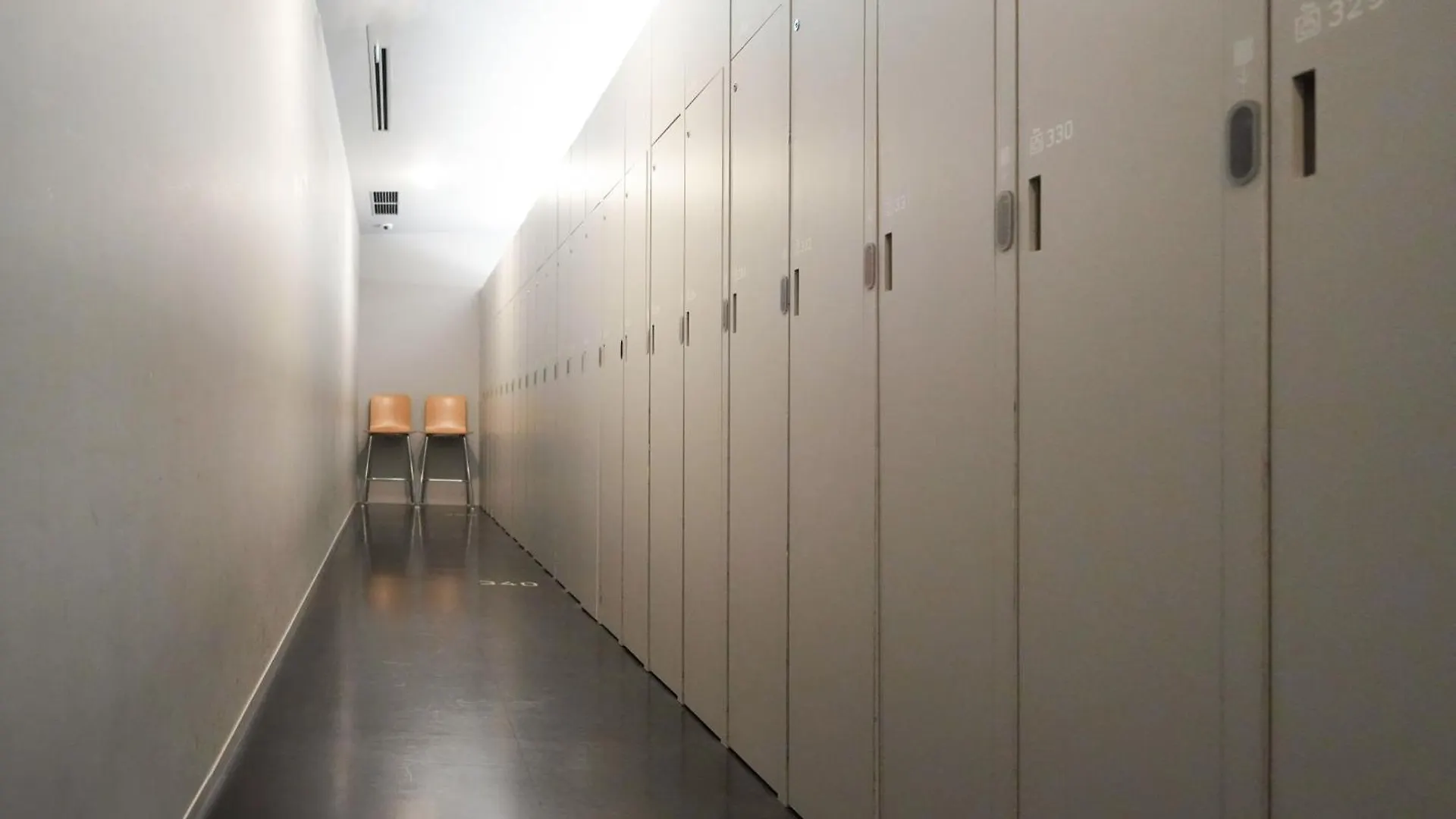 Capsule hotel Rembrandt Cabin Shinjuku Shin-Okubo Tokyo