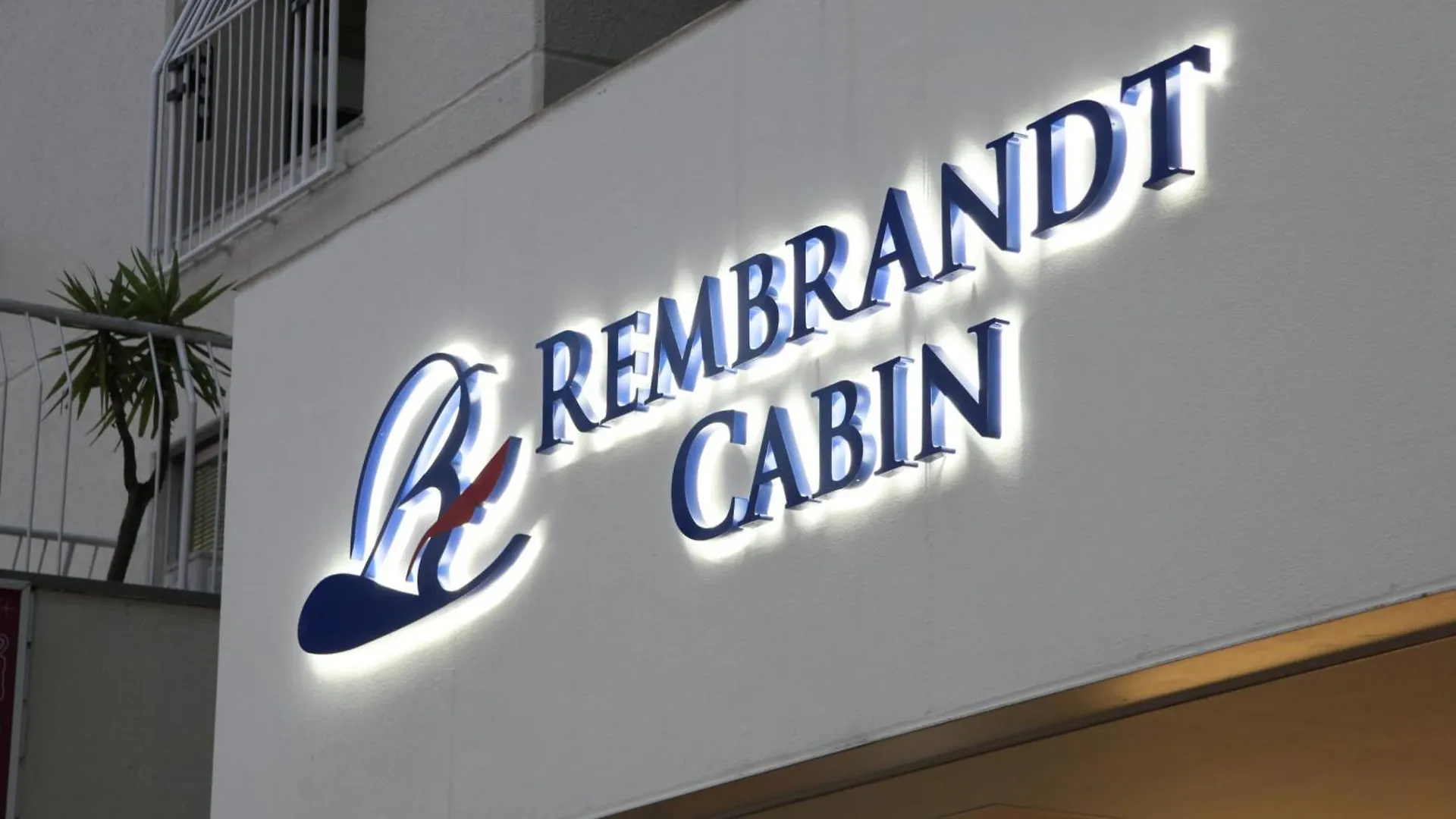 Rembrandt Cabin Shinjuku Shin-Okubo location