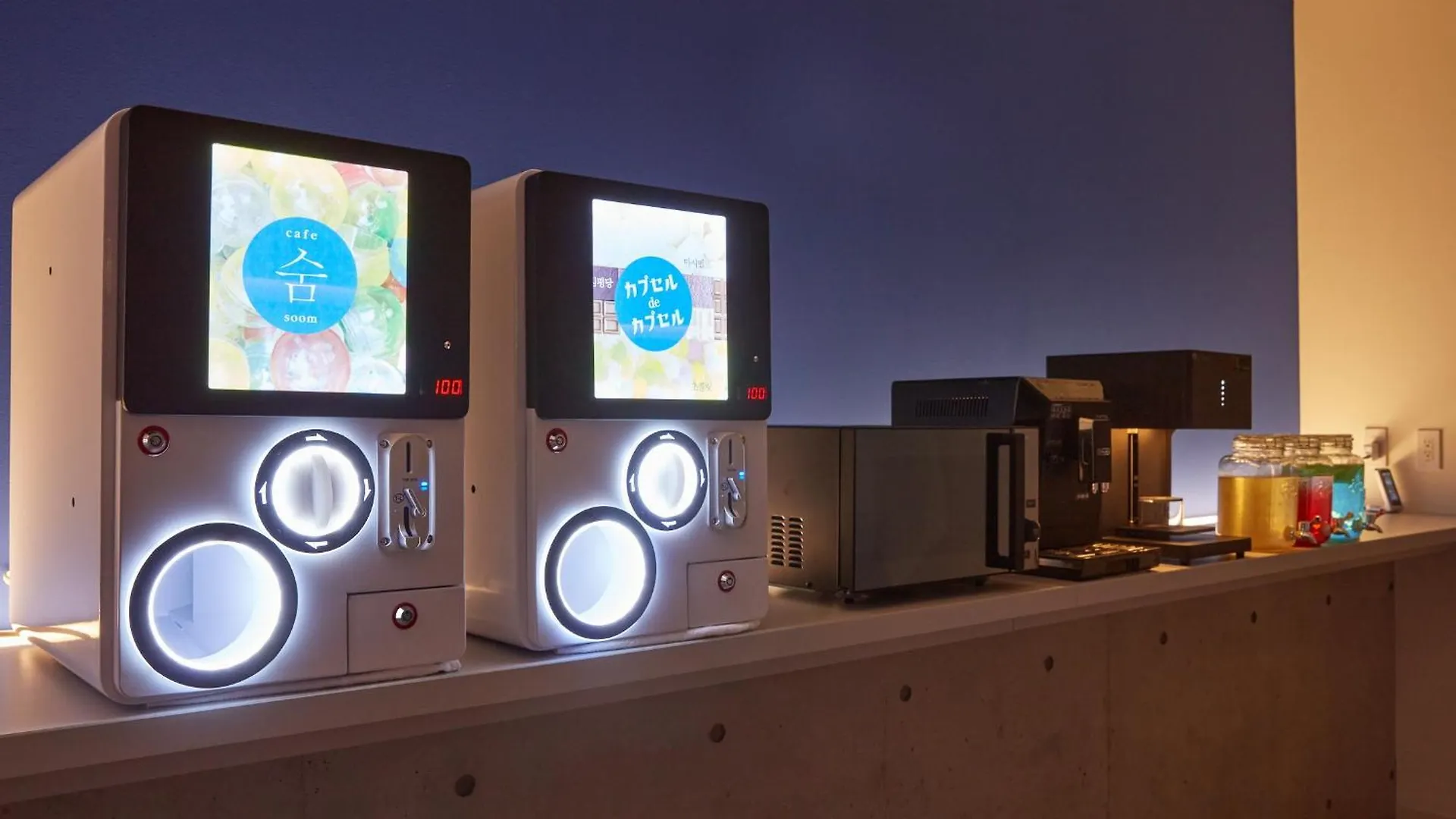 Capsule hotel Rembrandt Cabin Shinjuku Shin-Okubo Tokyo